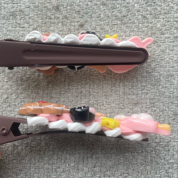 Hair Clips - Picture 3 of 7